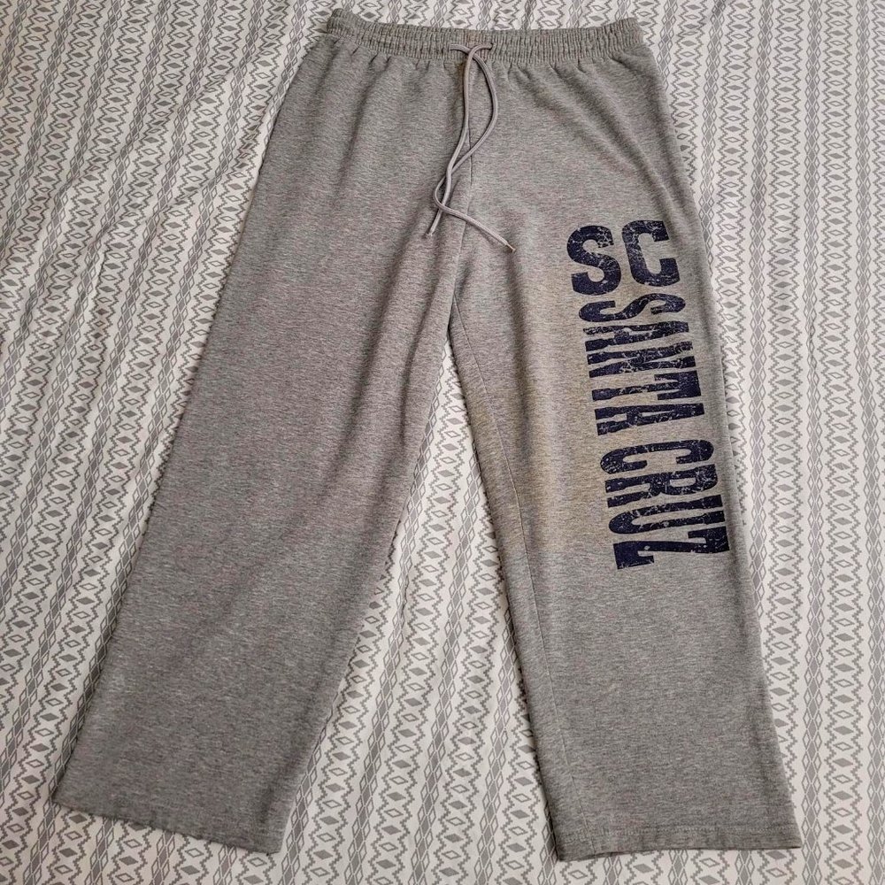 Prairie Mountain grey Santa Cruz sweatpants.  Size S.